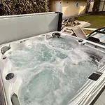 Greentree - With Private Pool Close To Budapest בודקלאס