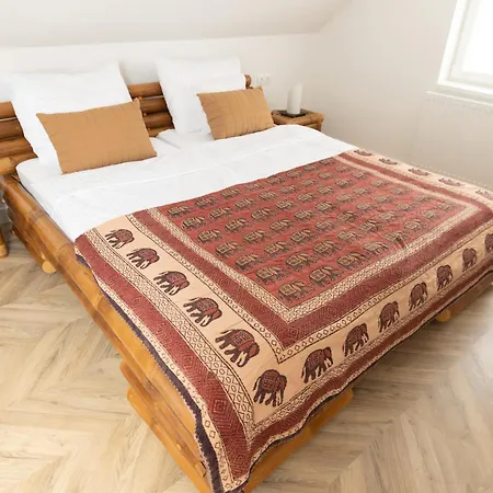 Greentree - With Private Pool, Close To Budapest *