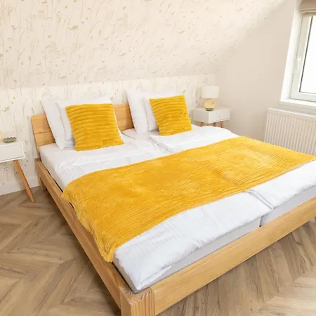 Greentree - With Private Pool, Close To Budapest Budakalasz