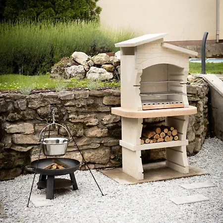 Villa Greentree - With Private Pool Close To Budapest *