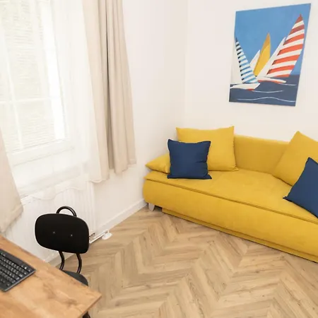 Greentree - With Private Pool Close To Budapest Villa *