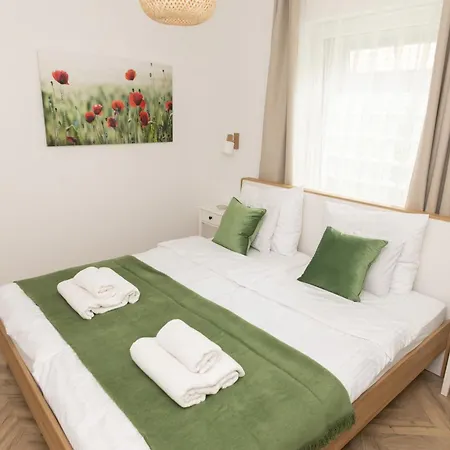 Greentree - With Private Pool, Close To Budapest *