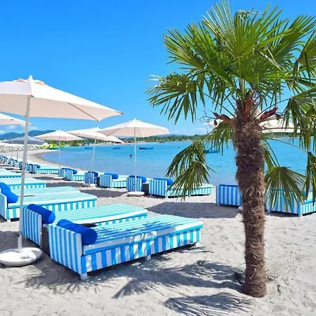 Villa Greentree - With Private Pool Close To Budapest *