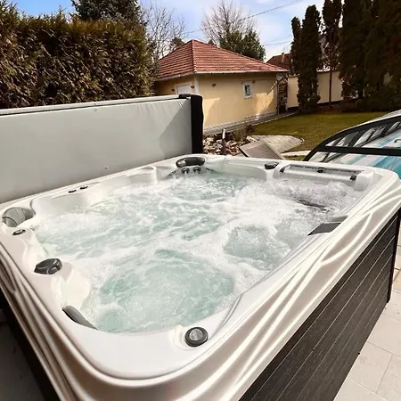 Greentree - With Private Pool Close To Budapest *