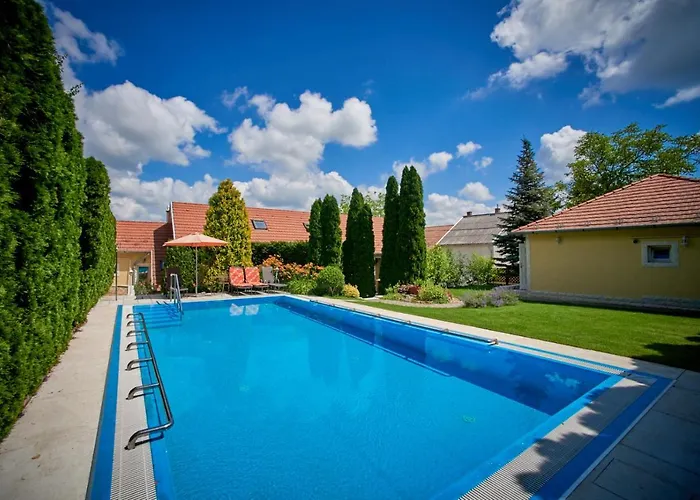 Willa Greentree - With Private Pool Close To Budapest Budakalász