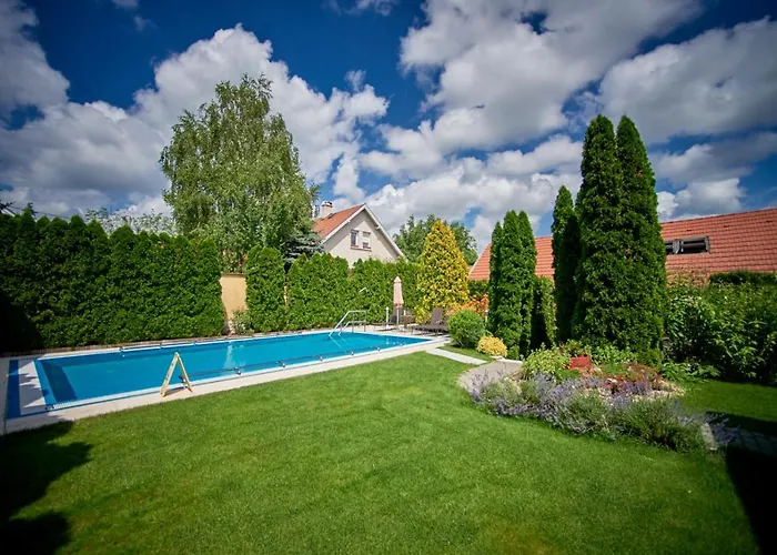 Greentree - With Private Pool Close To Budapest Budakalász
