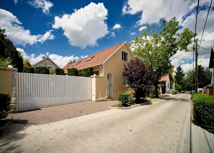 Greentree - With Private Pool Close To Budapest Willa Budakalász
