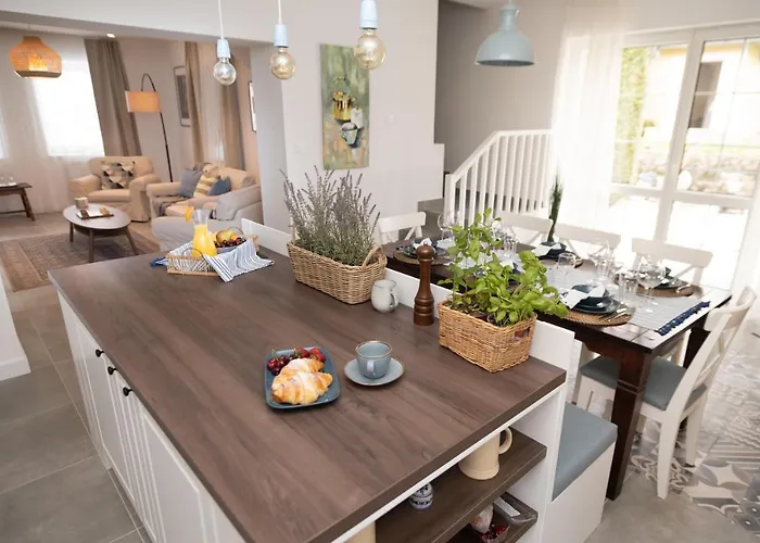 Greentree - With Private Pool Close To Budapest Villa