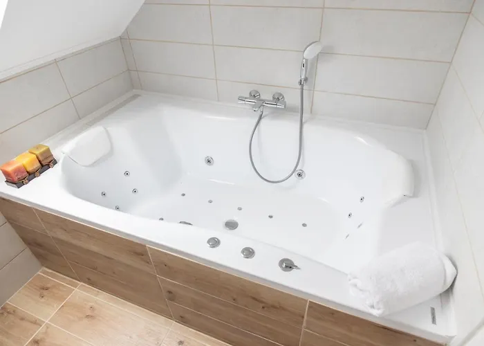 Greentree - With Private Pool Close To Budapest *