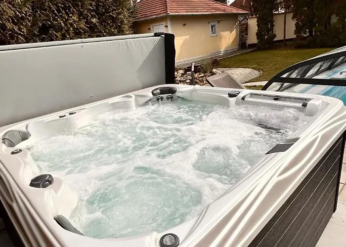 Greentree - With Private Pool Close To Budapest *